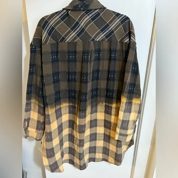 High low flannel - Picture 2 of 3